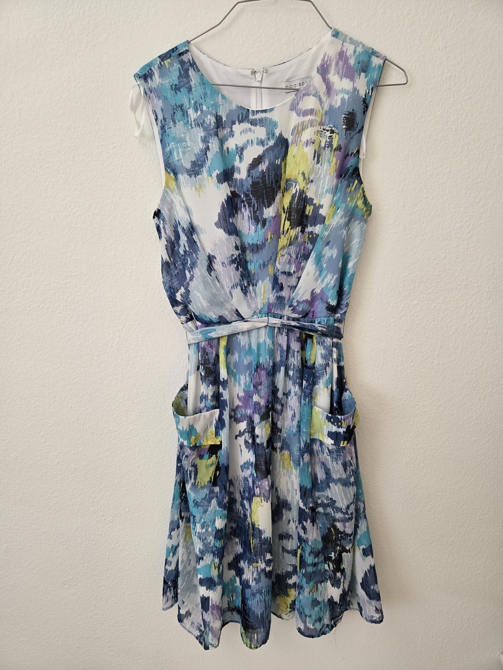 Blue & green Dress watercolor pattern with a belted waist and side pocket Size 6